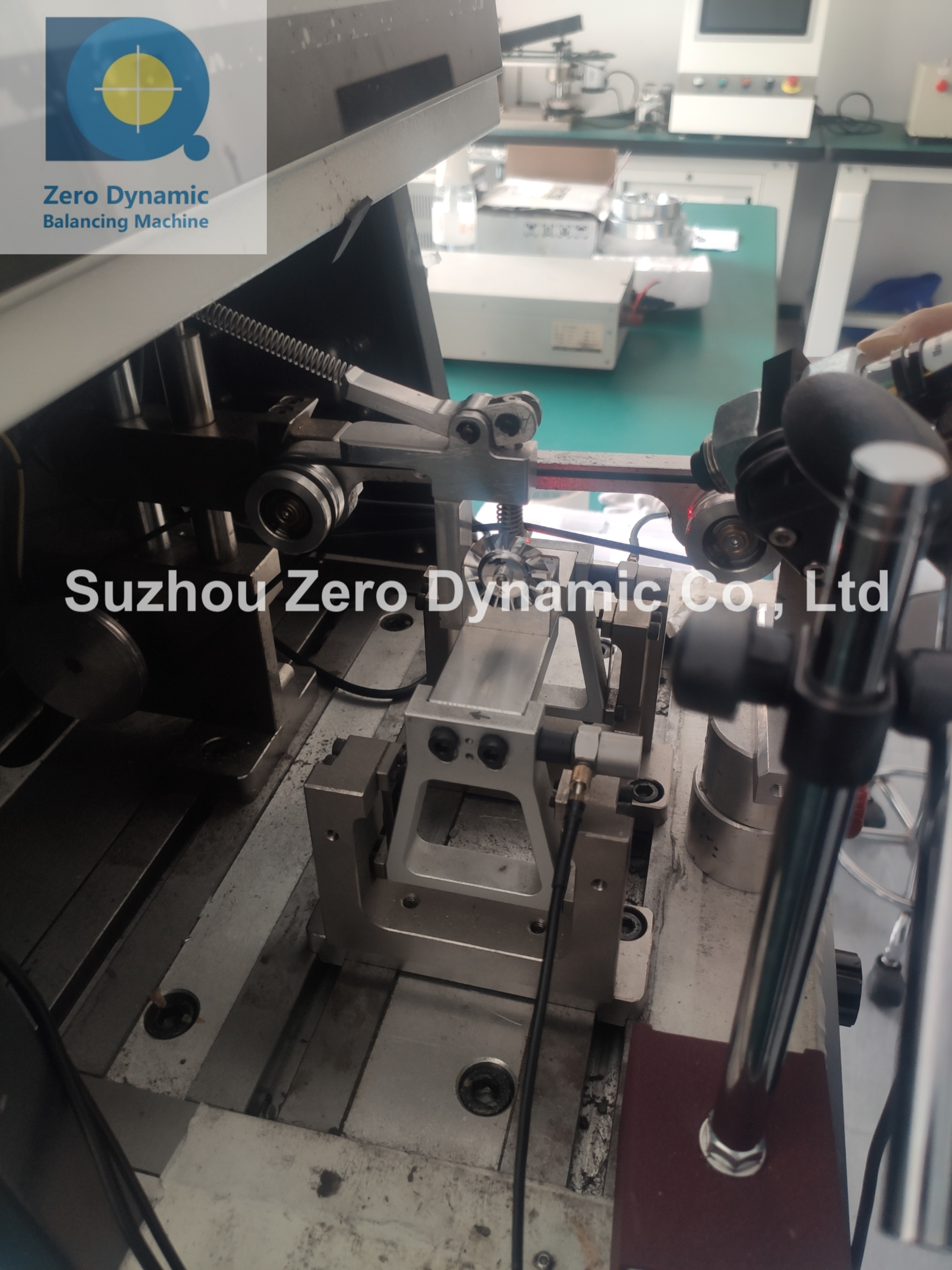 Soft Bearing Rotor Balancing Machine High Precision Belt Drive Rotor Balancer