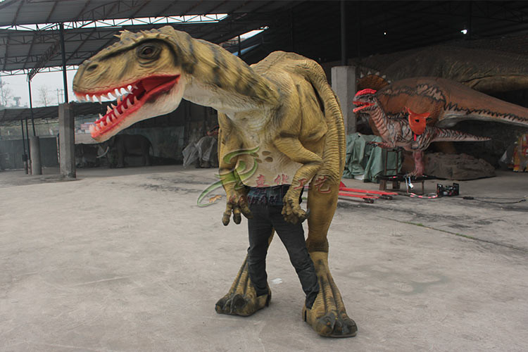 Flexible Leaky Sunscreen Custom Realistic Dinosaur Costume Displayed At Mall