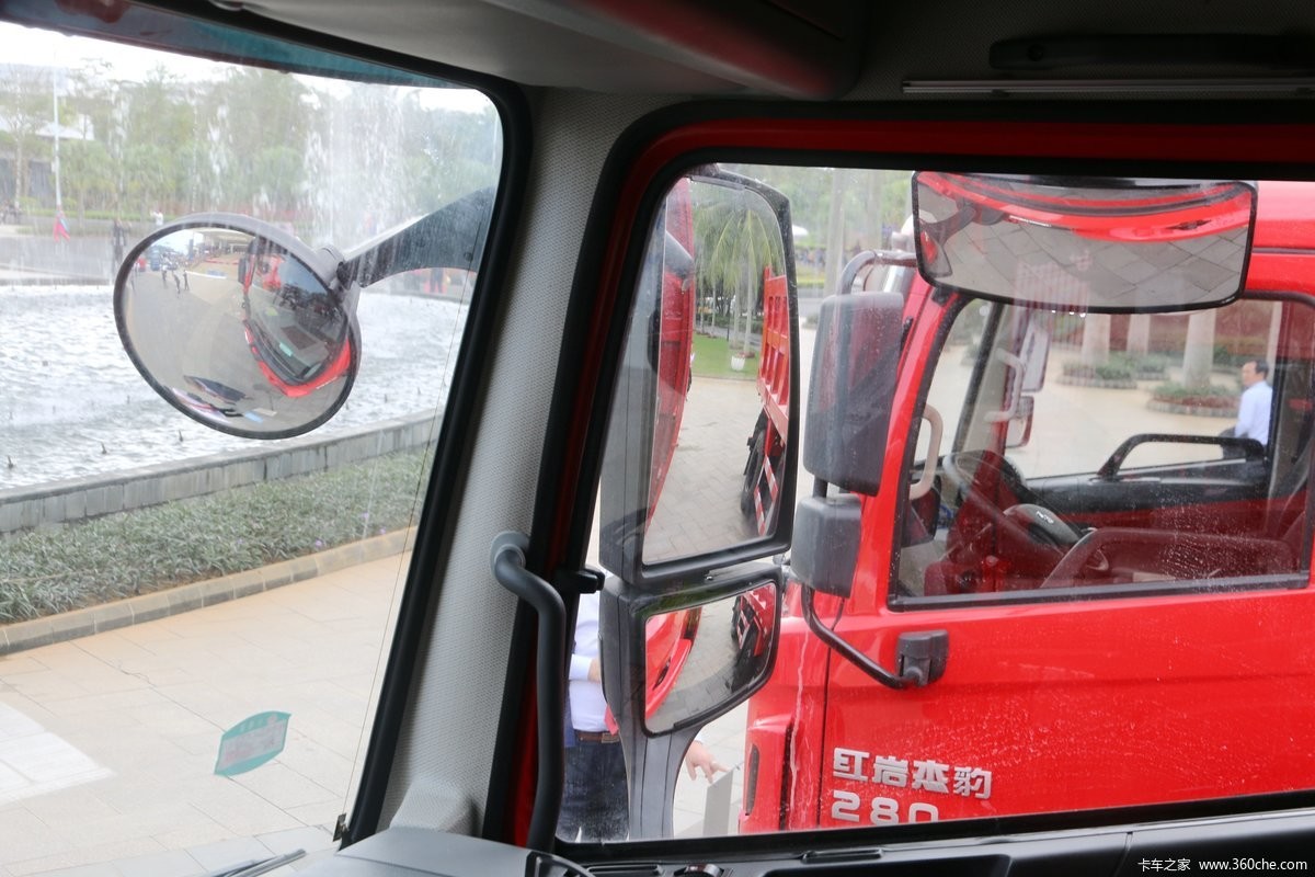 Chinese Port Transportation Tractor Truck SAIC Hongyan Jieka C500