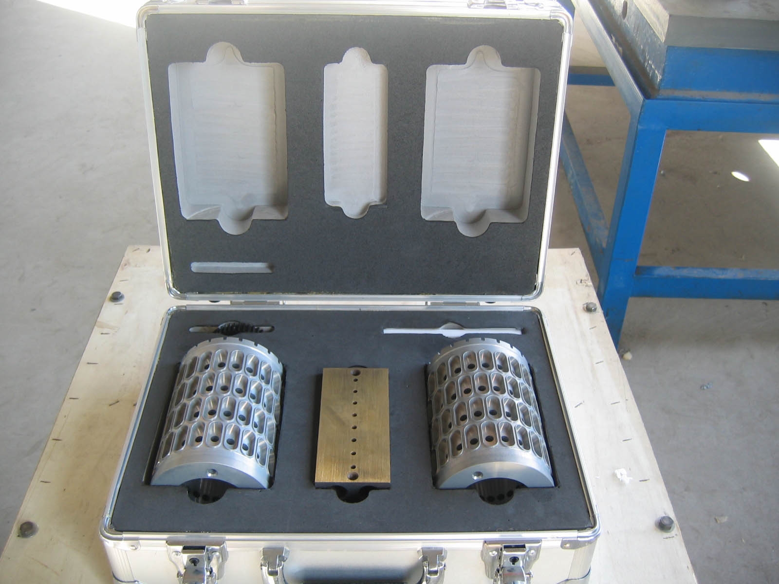 Aluminus Alloy Plastic Cover Mold For Encapsulation Machine / Capsule Maker Machine , Various Shape