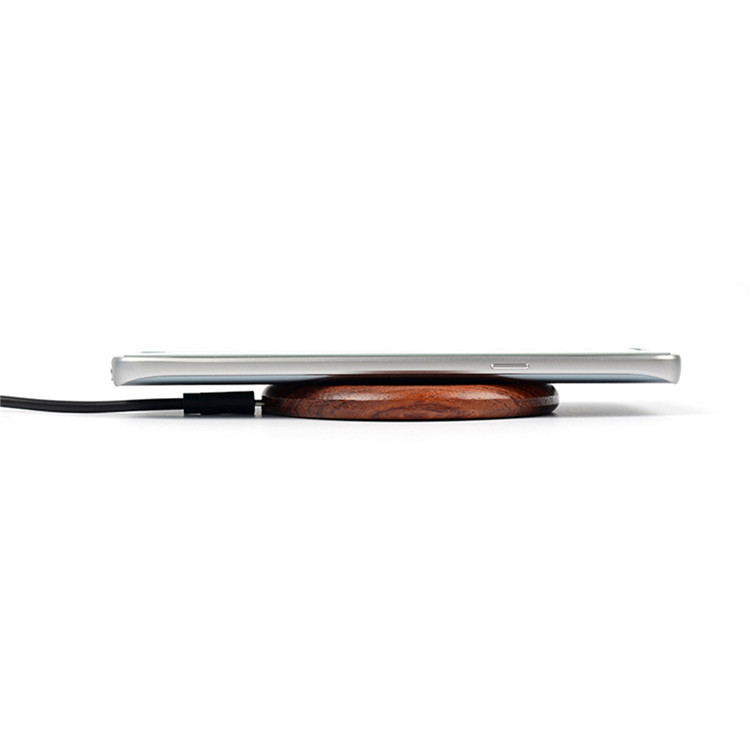 Wood Qi Wireless Charging Pad For Phone , Customized promotional Gifts Qi Fast Charger