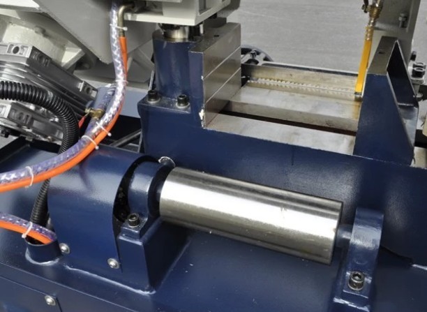 CE ISO certificate hydraulic GH4228 Double Column Horizontal Metal Band Saw Machine for sale