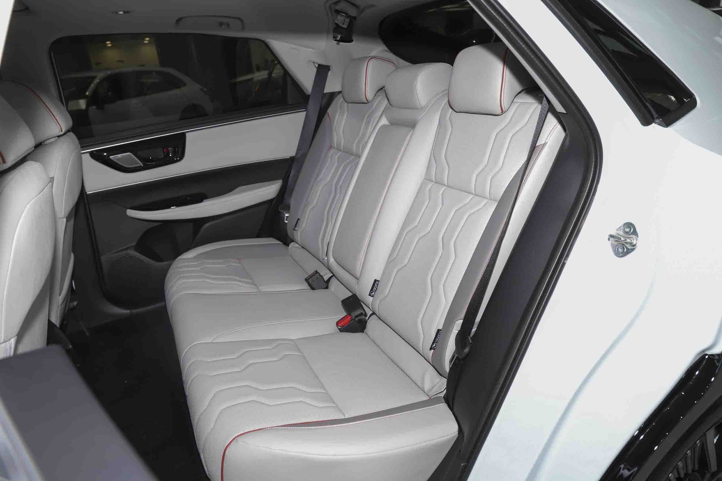 2024 Dongfeng Hondas eNS2 Pure Electric SUV 5-seat Sports Car with 2735mm Wheelbase and Ternary Lithium Ion Battery