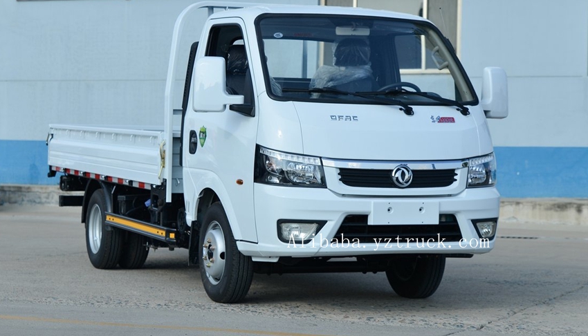 Smooth Cargo Transportation with Dongfeng 4x2 LHD RHD 1T 2T Light Flatbed Cargo Truck