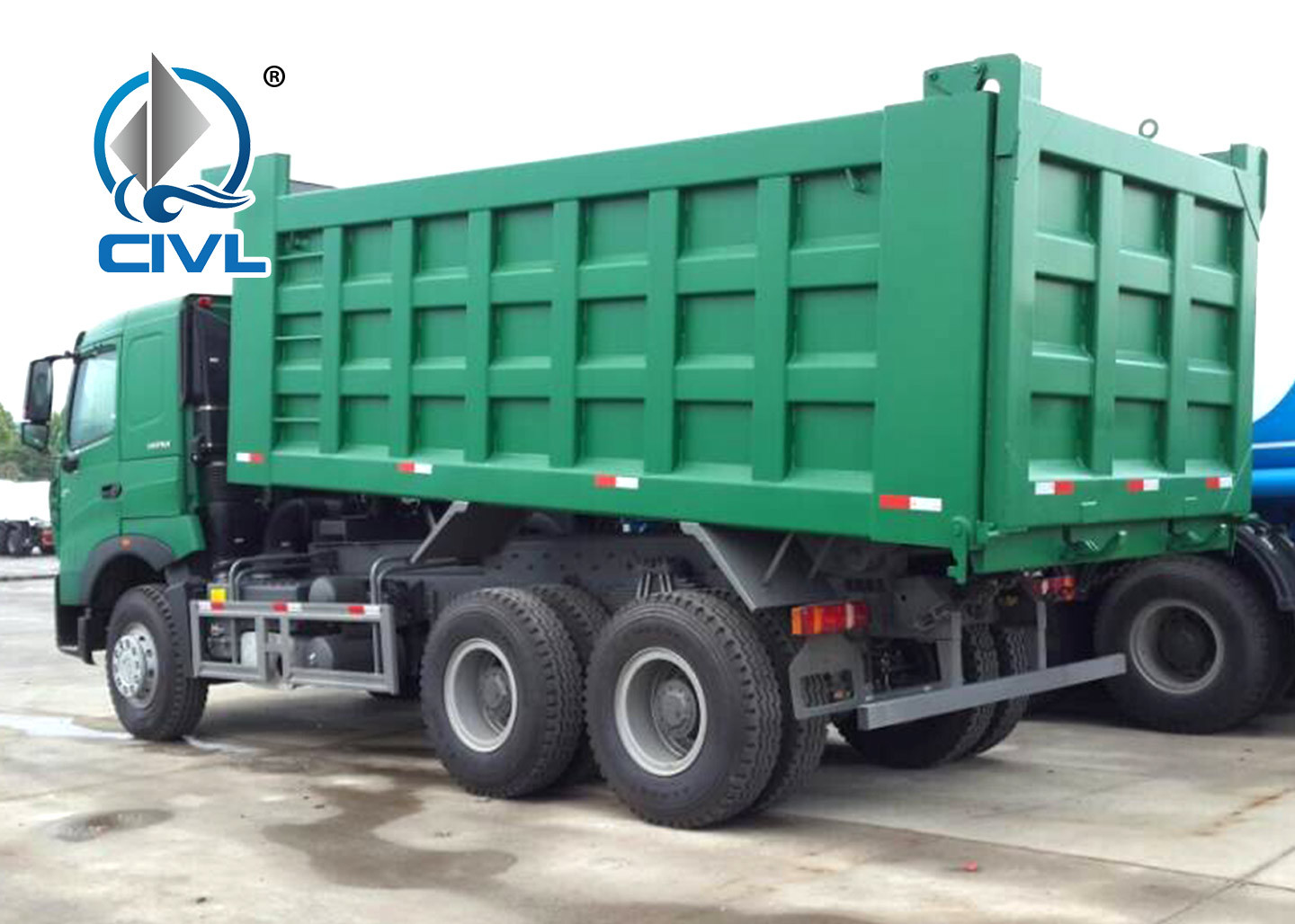 SINOTRUK HOWO 371hp Dump And Tipper Trucks 6x4 For Carry Stone / Sand