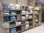 Retail Store Metal Display Stands Metal Pillow Display Rack With Casters