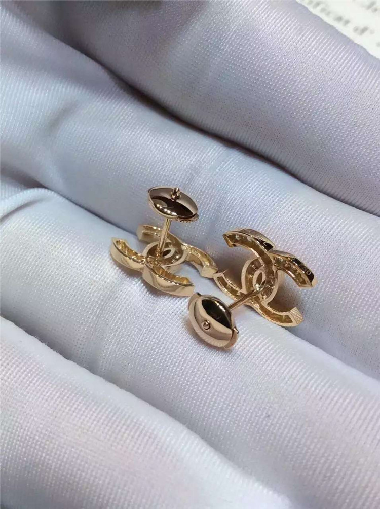 Logo Earrings in 18K Yellow Gold with Dropping Pearl Fashion Lady Jewelry Global Shipping