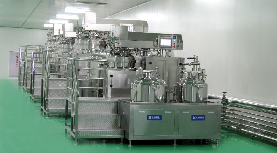 10000L Cosmetic Emulsifier Mixer With Circulation Homogenizer 3phases 200V
