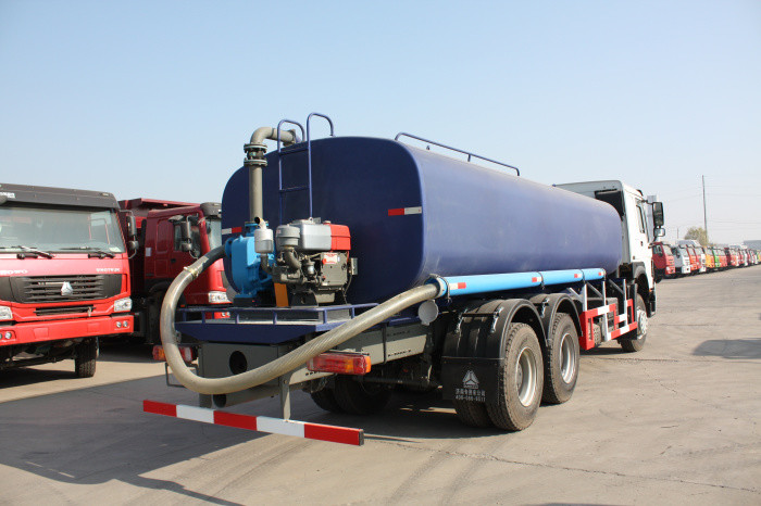 Tilt Steering Wheel Vacuum Sewage Suction Truck / Sewage Cleaning Truck
