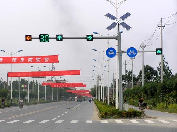 Separate Unit EXW 44/22 Outlets Wireless Solar Traffic Light Controller