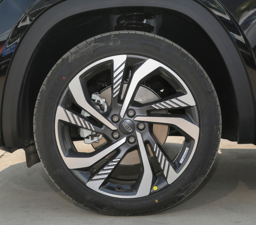 Extraordinary Geely Xingyue L 2023 2.0TD High-power Flagship Version 5 seats SUV