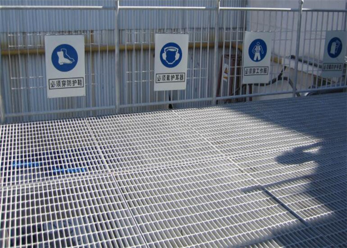 Q235 Hot Dipped Galvanised Walkway Grating 32*3mm Stair Tread Grating