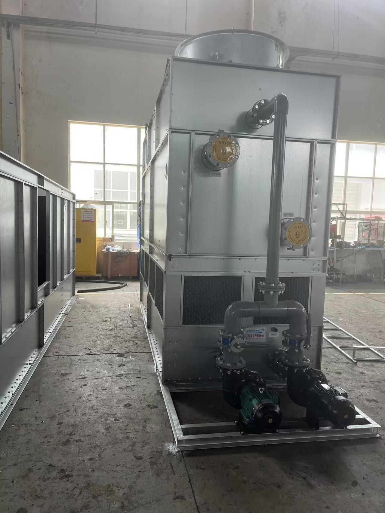 Customized Logo Supported Closed Cooling Tower With 380V Voltage