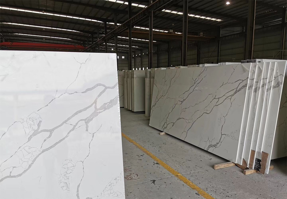 132.8Mpa Calacatta Gold Quartz White Marble For Fireplace