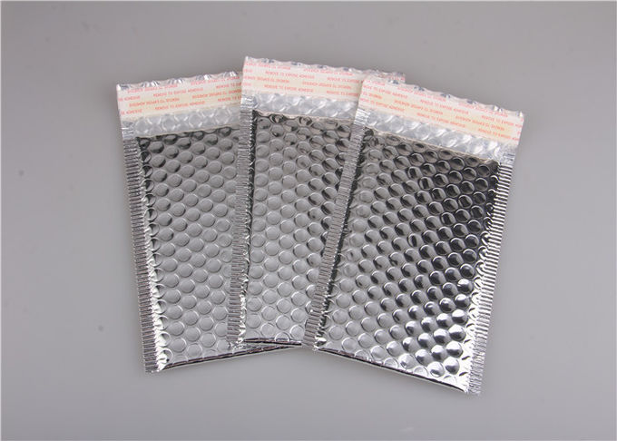 Aluminum Foil Metallic Bubble Mailers Silver Color Self Sealing For Postal Packaging