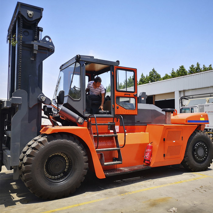 Diesel Engine Material Handling Forklift Pneumatic Tyre Automatic Transmission