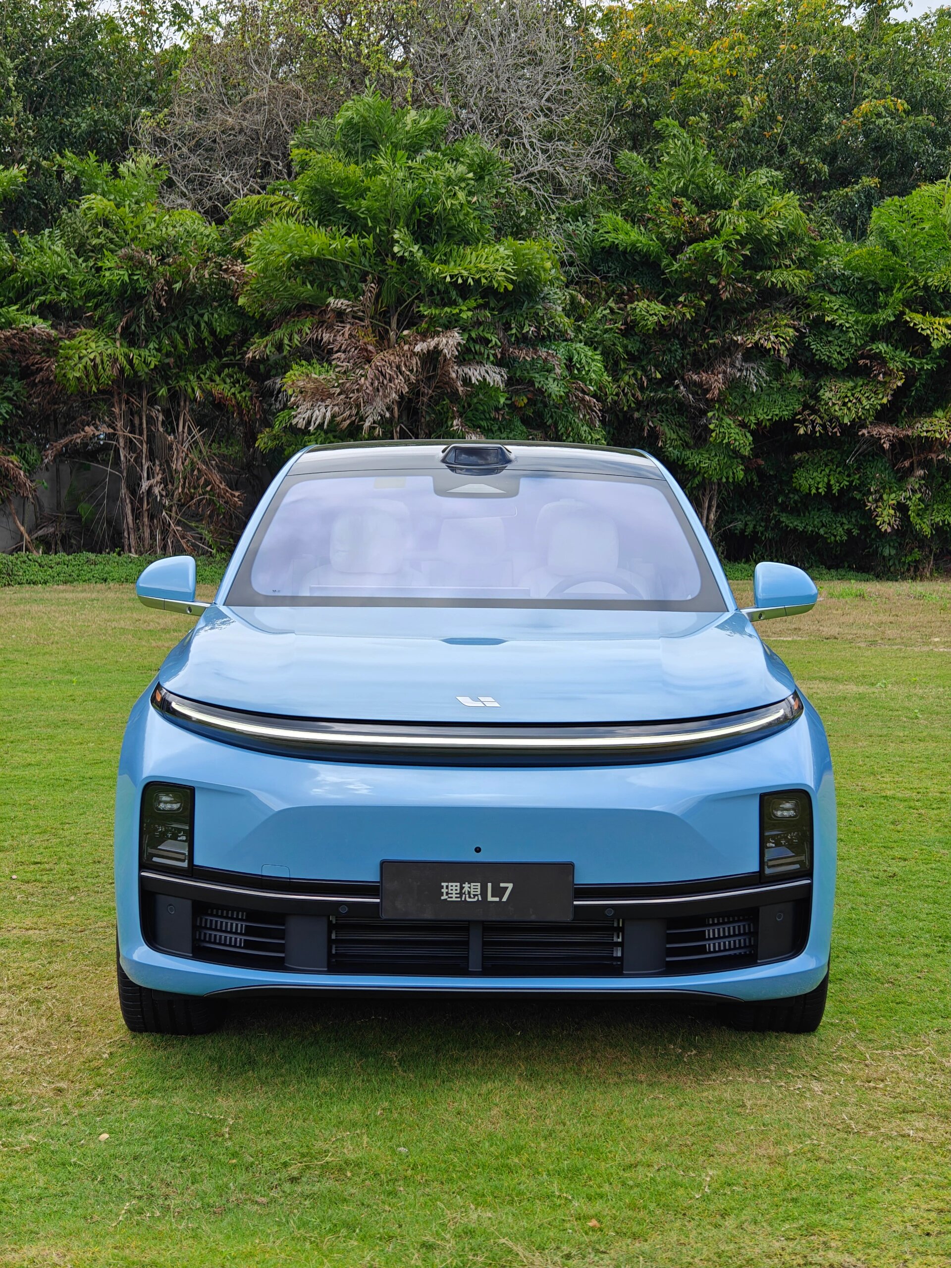 2024 Lixiang L7 Hybrid Electric SUV Extended Range Dual Motor Four-Wheel Drive Energy Vehicle with 0.5 Hour Charging Time