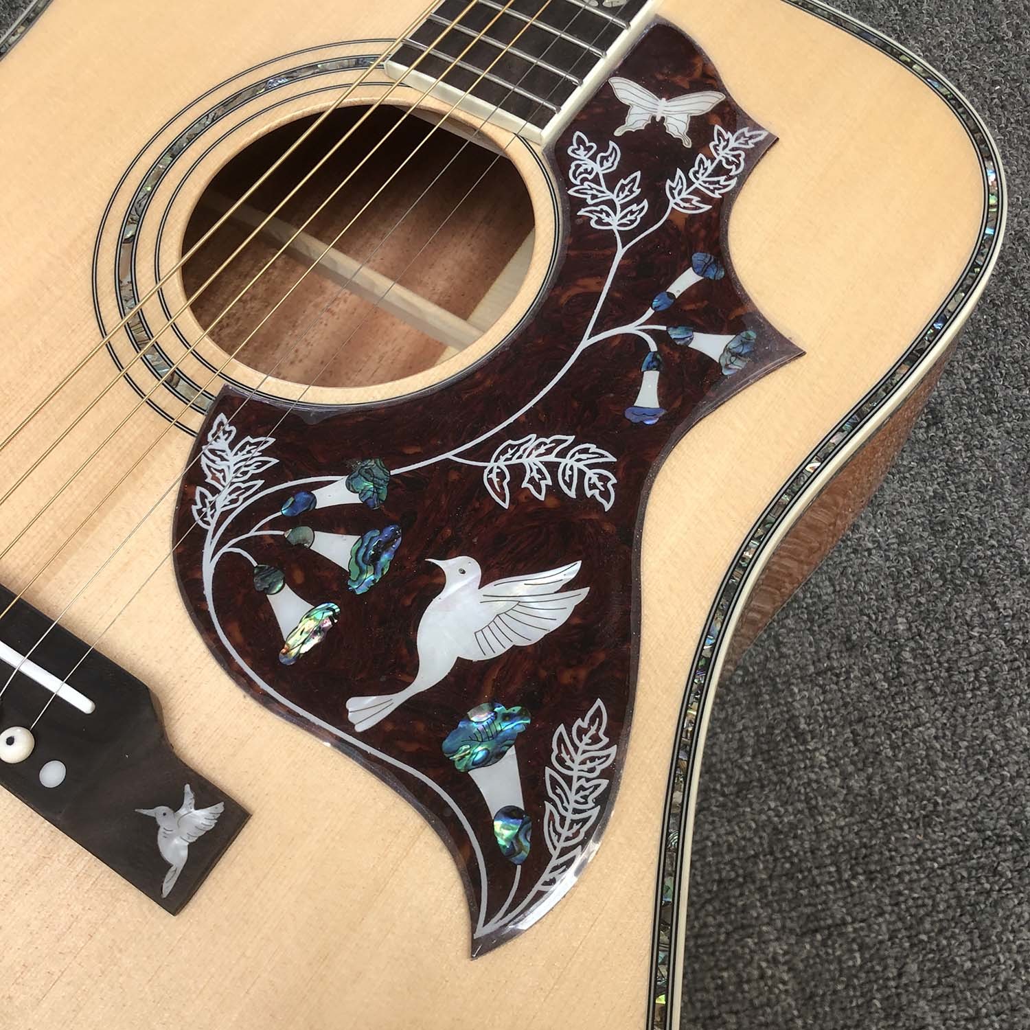 Custom HUMMINGBIRD DOVE Acoustic Guitar in Natural