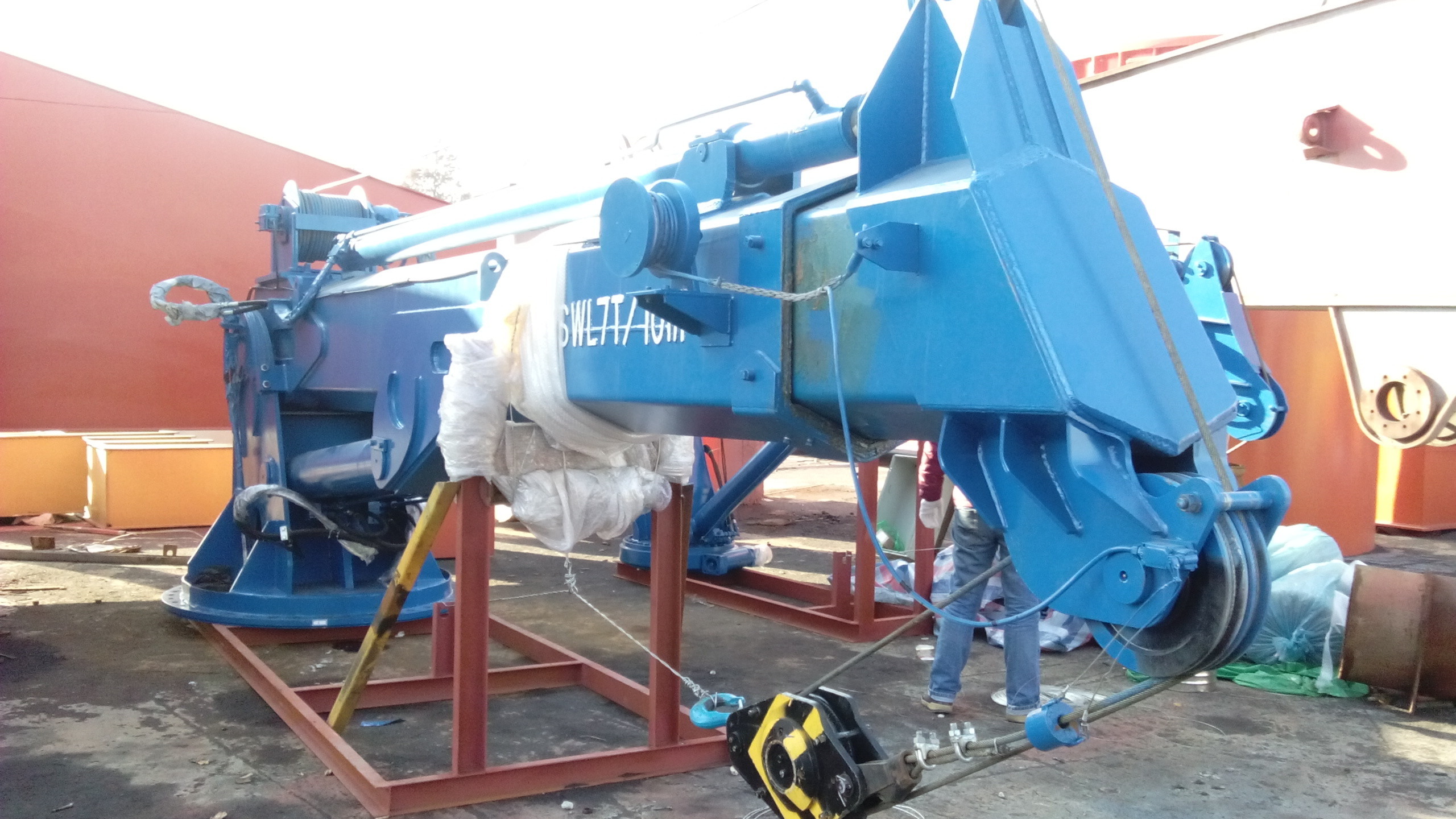 High Performance Folding Telescopic Boom Marine Deck Crane for Sale
