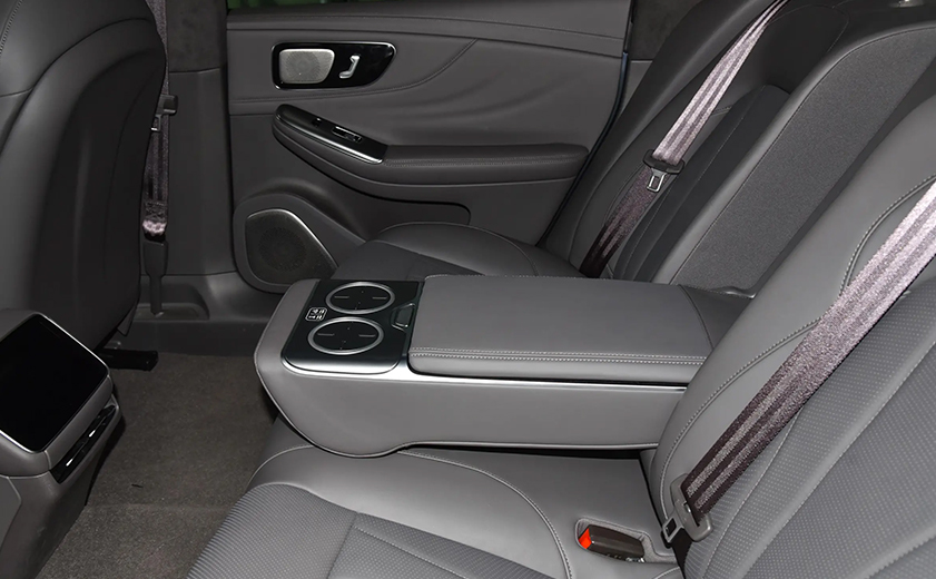 Feifan F7 2023 Advanced Version 5 Door 5 Seat Hatchback Speed Car with Maximum Torque of 450 Nm and Wheelbase of 3000 mm