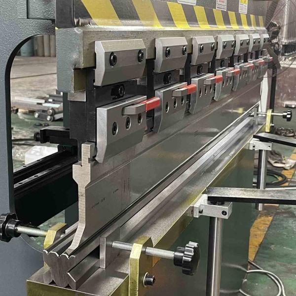 Hydraulic Press Brake Metal Plate Bending Machine 40t 2500
