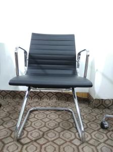 Quality Bow Frame Executive Leather Office Chair With Chrome Plated Aluminum Alloy Armrest wholesale