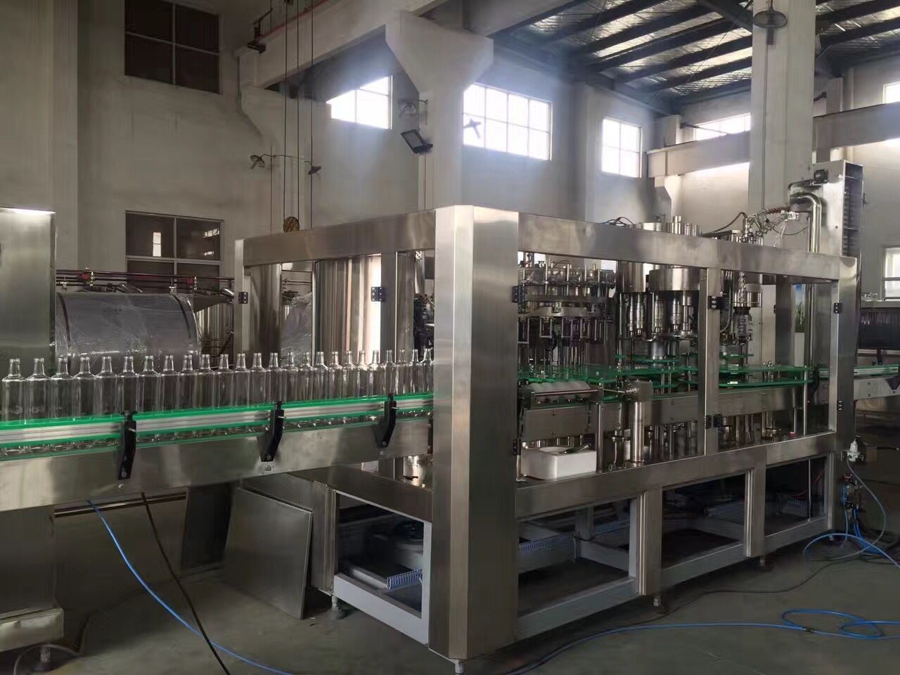 Small Capacity Carbonated Filling Machine , Glass Bottle Soda Filling Machine