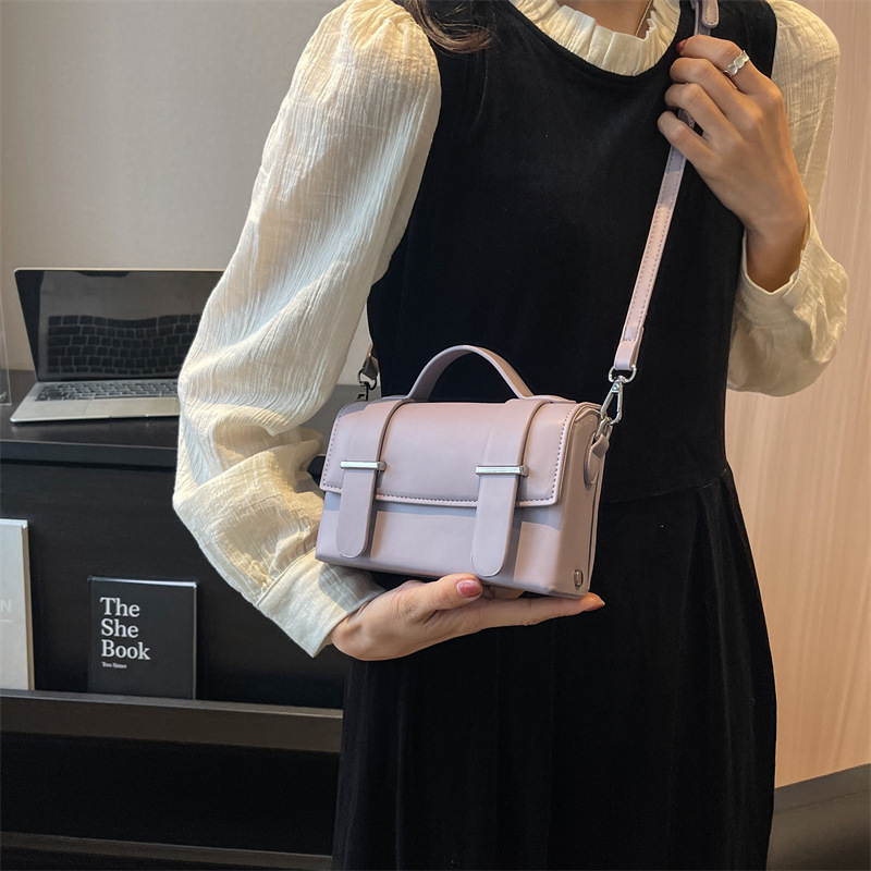 Stylish Lady Crossbody Leather Belt Bag with Adjustable Strap Must-Have Accessory