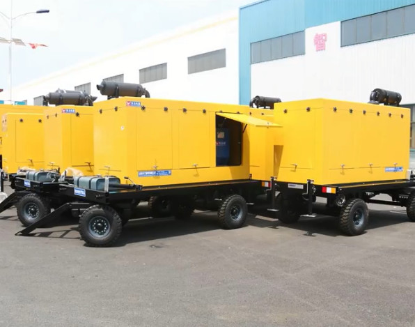 Durable 200KW Trailer TypePortable Diesel Generator , Cummins 6ZTAA13-G2 Mobile Genset