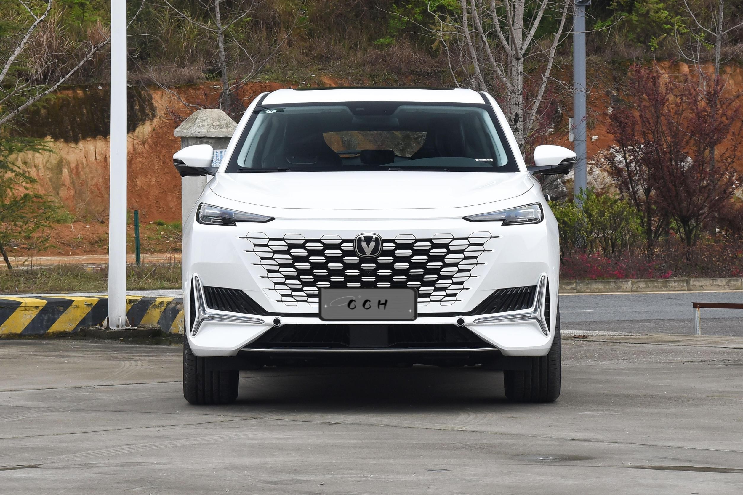 Changan uni-k 200km/h SUV Vehicles with 1.5T Engine and 130km Electric Cruising Range
