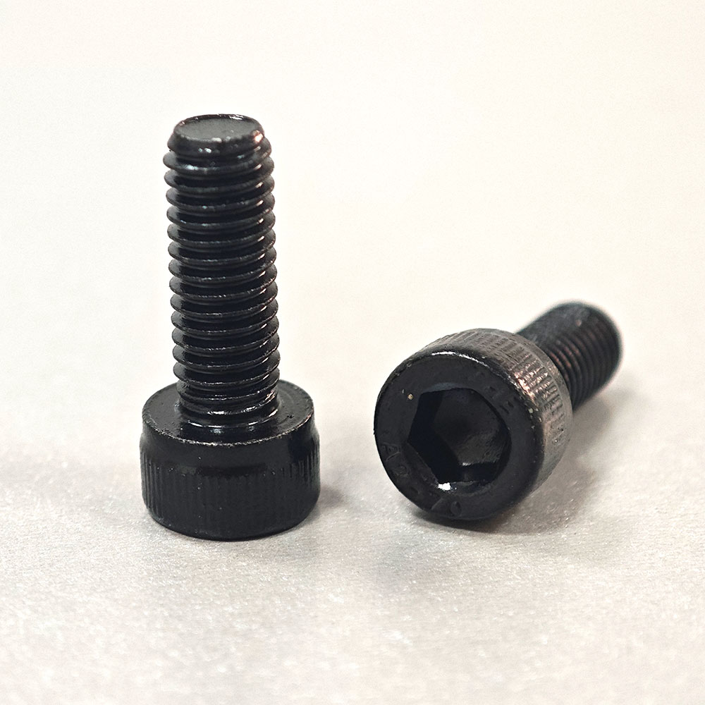 Plain Finish Black Zinc Knurled Socket Head Cap Screws with HEX Head Style