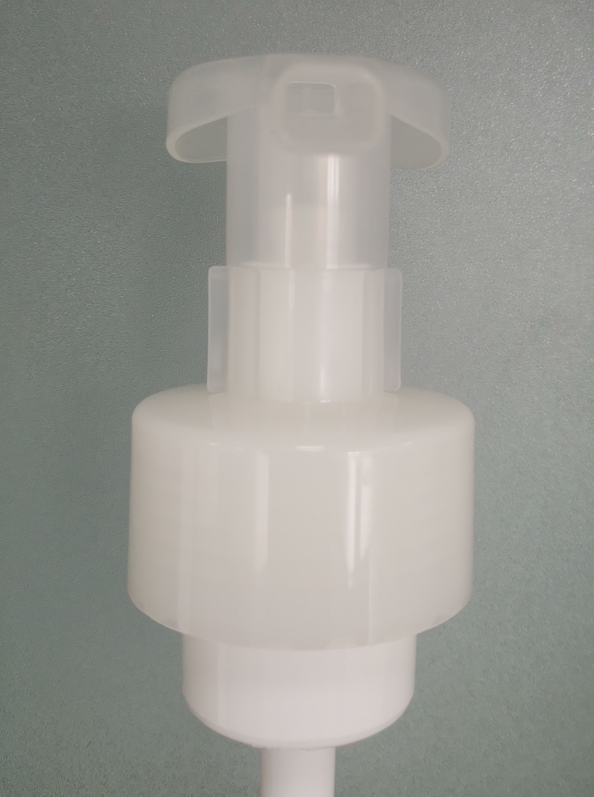 White Housing Bottle Foam Dispenser Transparent Housing and 43-410-D Closure Model