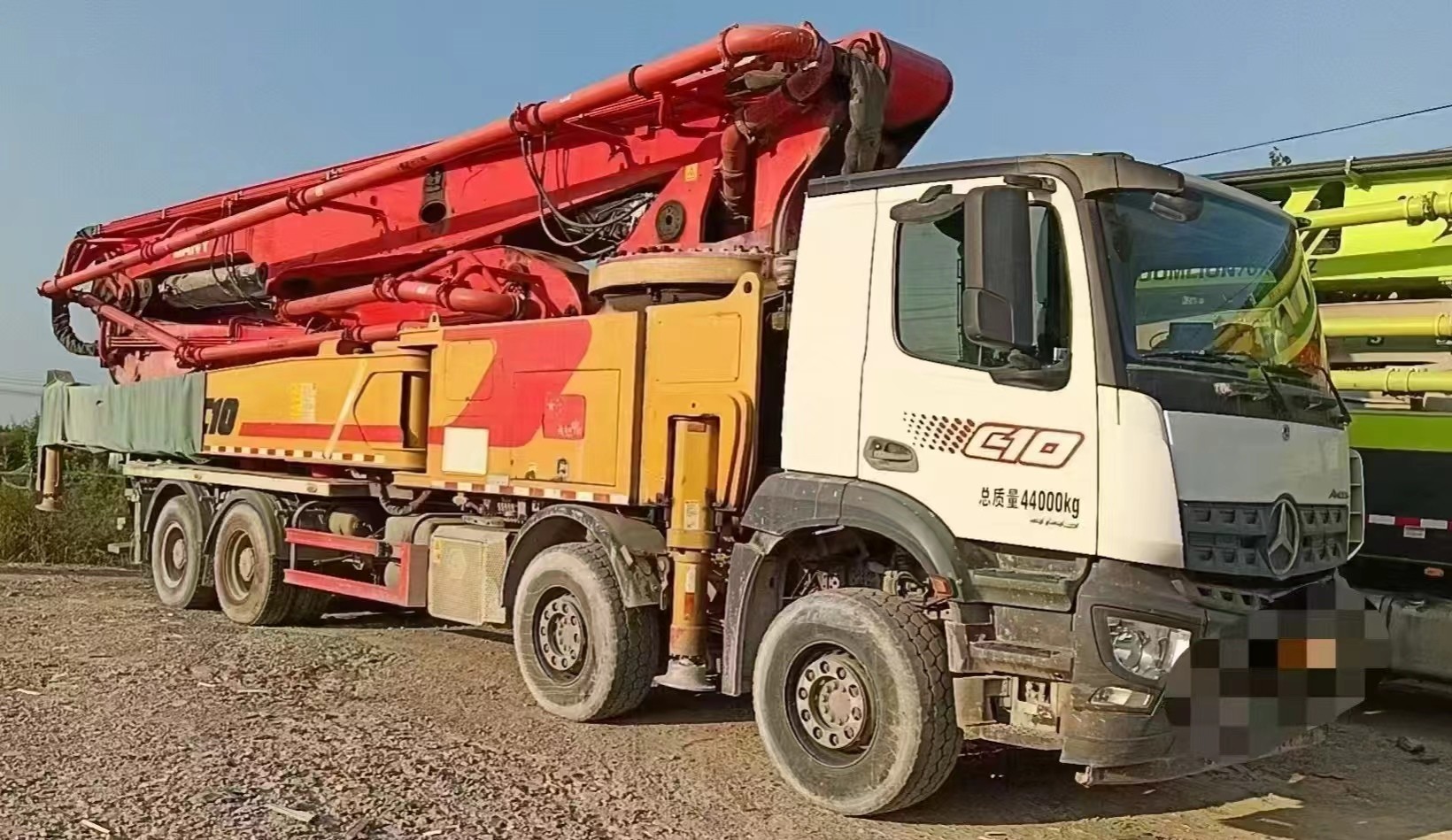 Sany 62m Mercedes-Benz chassis pump truck price, 62m concrete pump truck performance