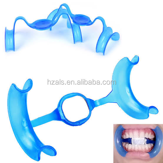 Class II Dental Ortho Mouth Opener for Cheek and Lip Retraction in Orthodontic Treatment