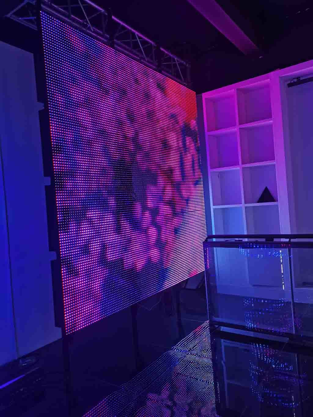 P4/8 Led Transparent Film Screen Outdoor Front Service