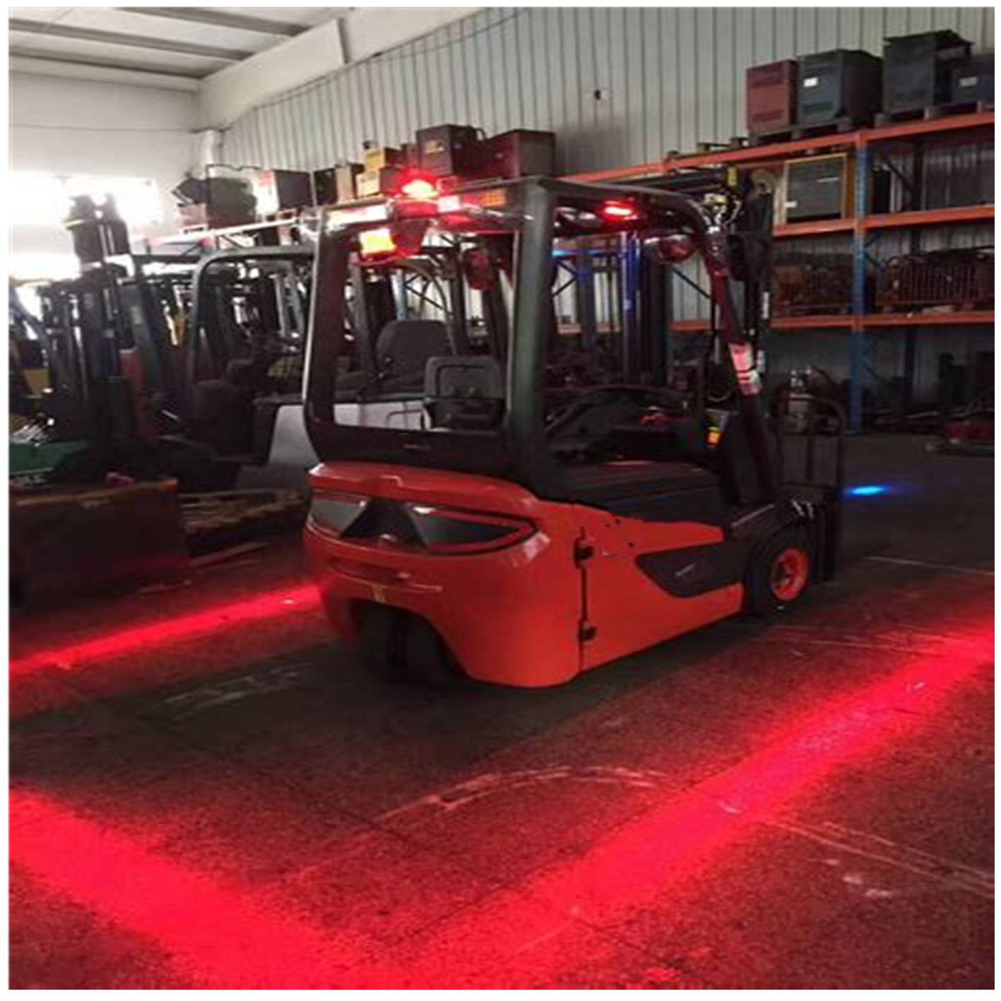 Red Led Warning Lights For Trucks DC 10 - 80V Input Voltage 50000H Working Lifetime