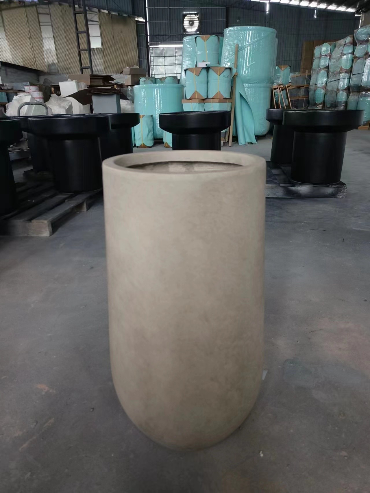 Smooth Surface Fiber Clay Planter For Business Durable And Stylish Choices