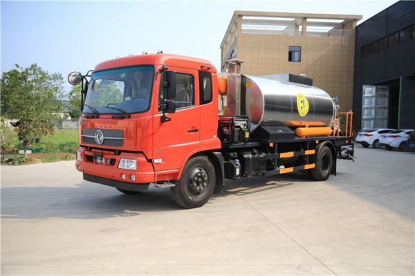 6000L Road Construction Paver Machine / Flat Head 4×2 Rear Drive Asphalt Sprayer