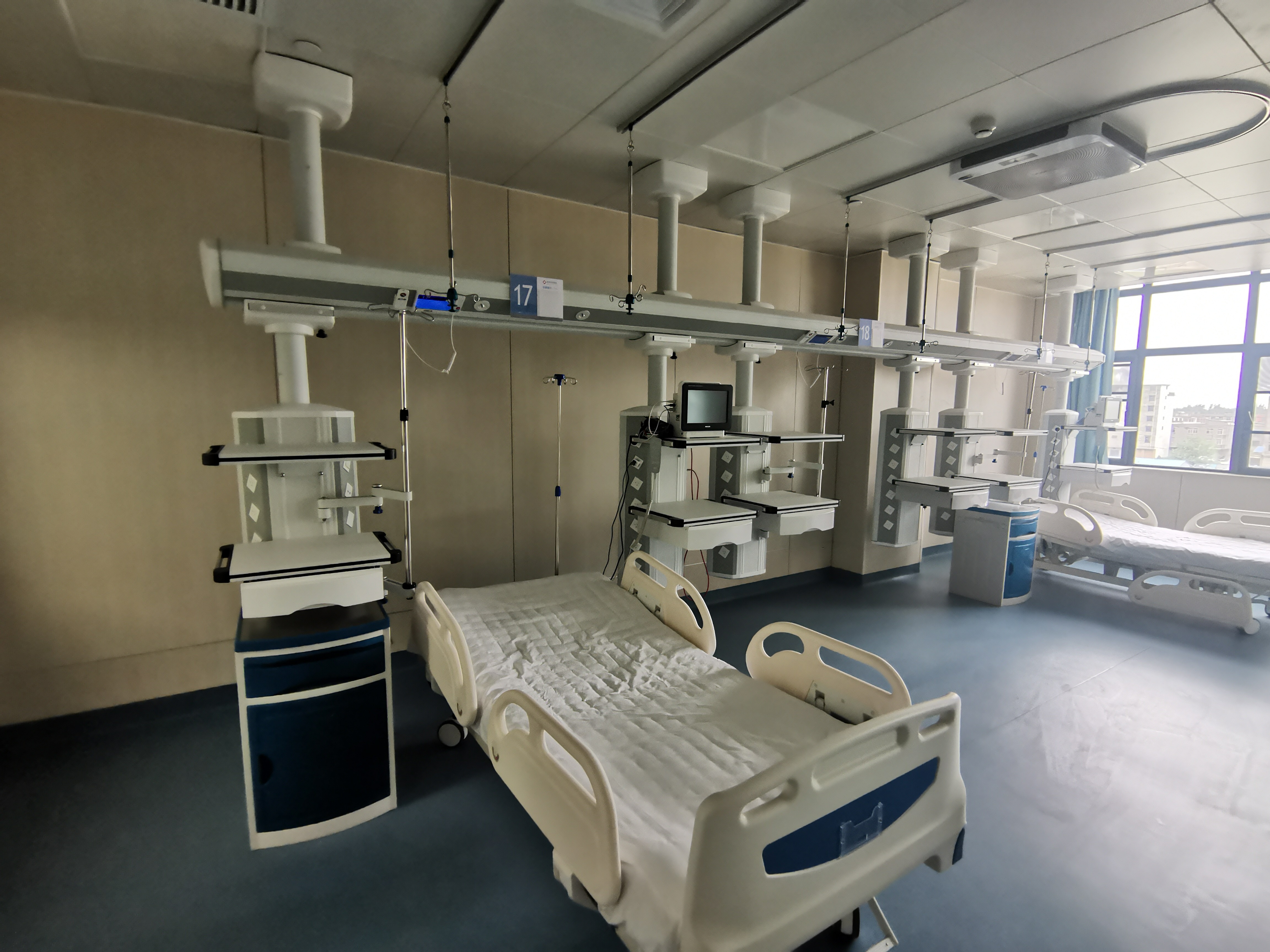 Electric Hospital Surgical Instruments Aluminum Alloy ICU Ceiling Pendant