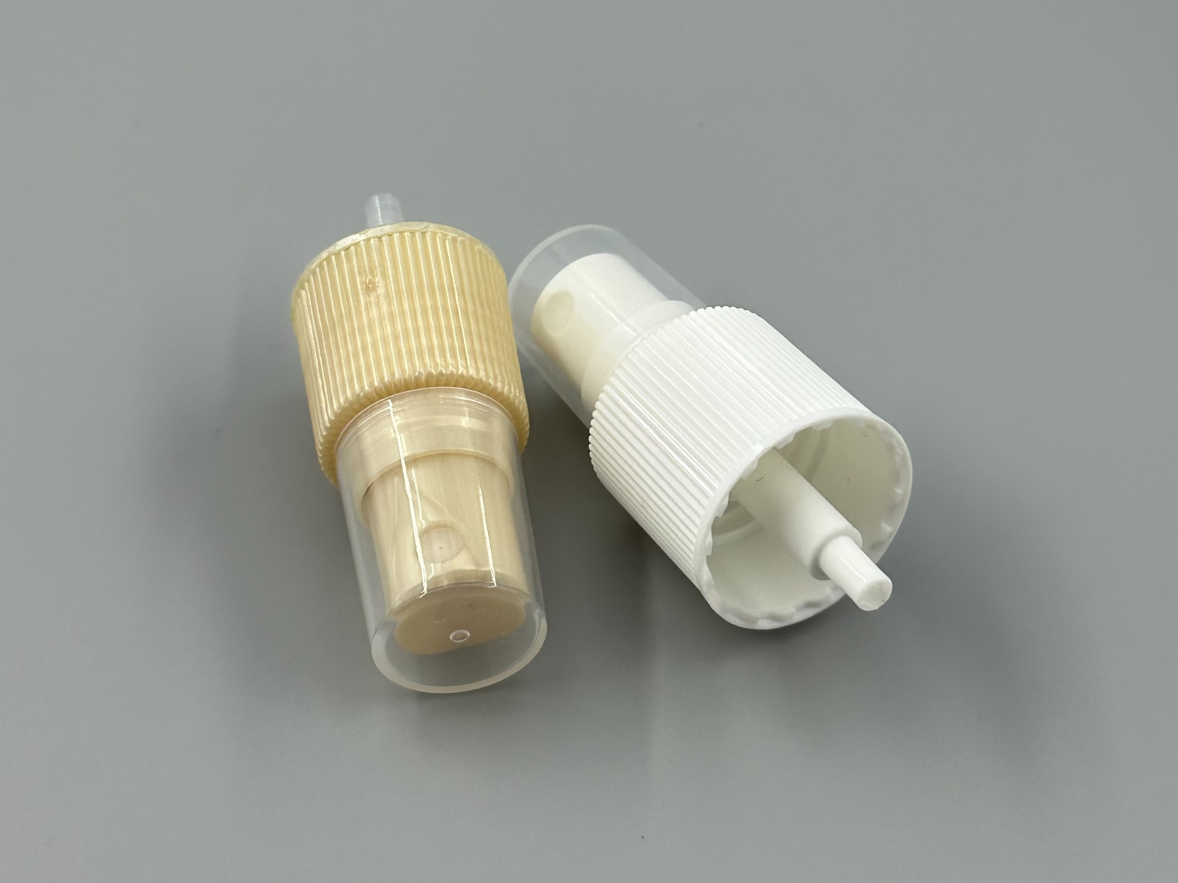 Smooth Ribber Aluminium Closure Plastic Screw Fine Mist Pump Spray for Skin Care