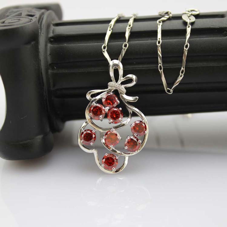 925 Silver Jewelry Grape Shape Blue Topaz Cubic Zircon Pendant Necklace (P44)
