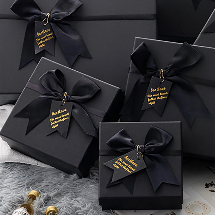 Custom Gift Packaging Box With Golden Logo for T Shirt Clothing and Scarf