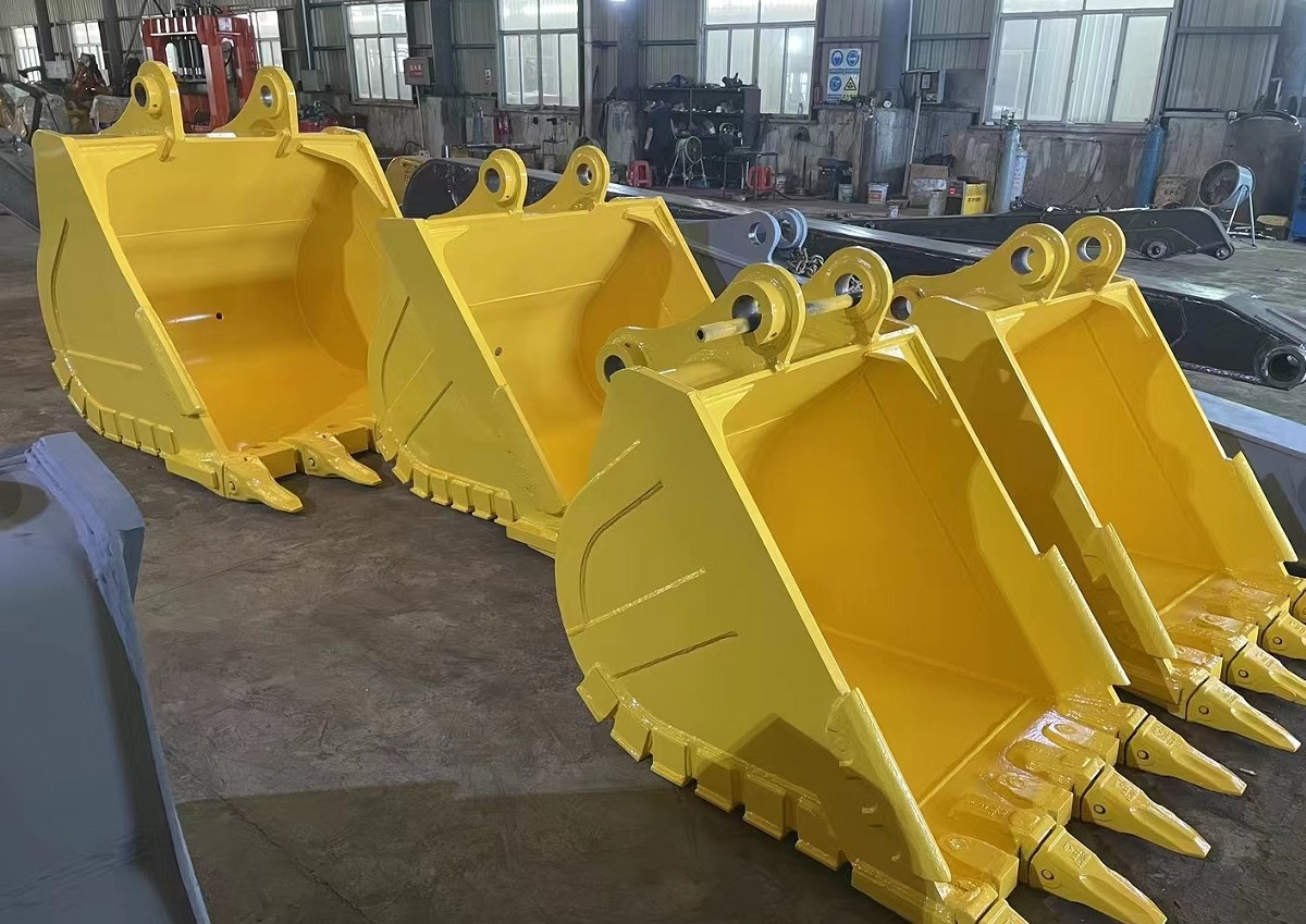 Strong Reinforcement Board Excavator Rock Bucket 0.2-6.8CBM Capacity