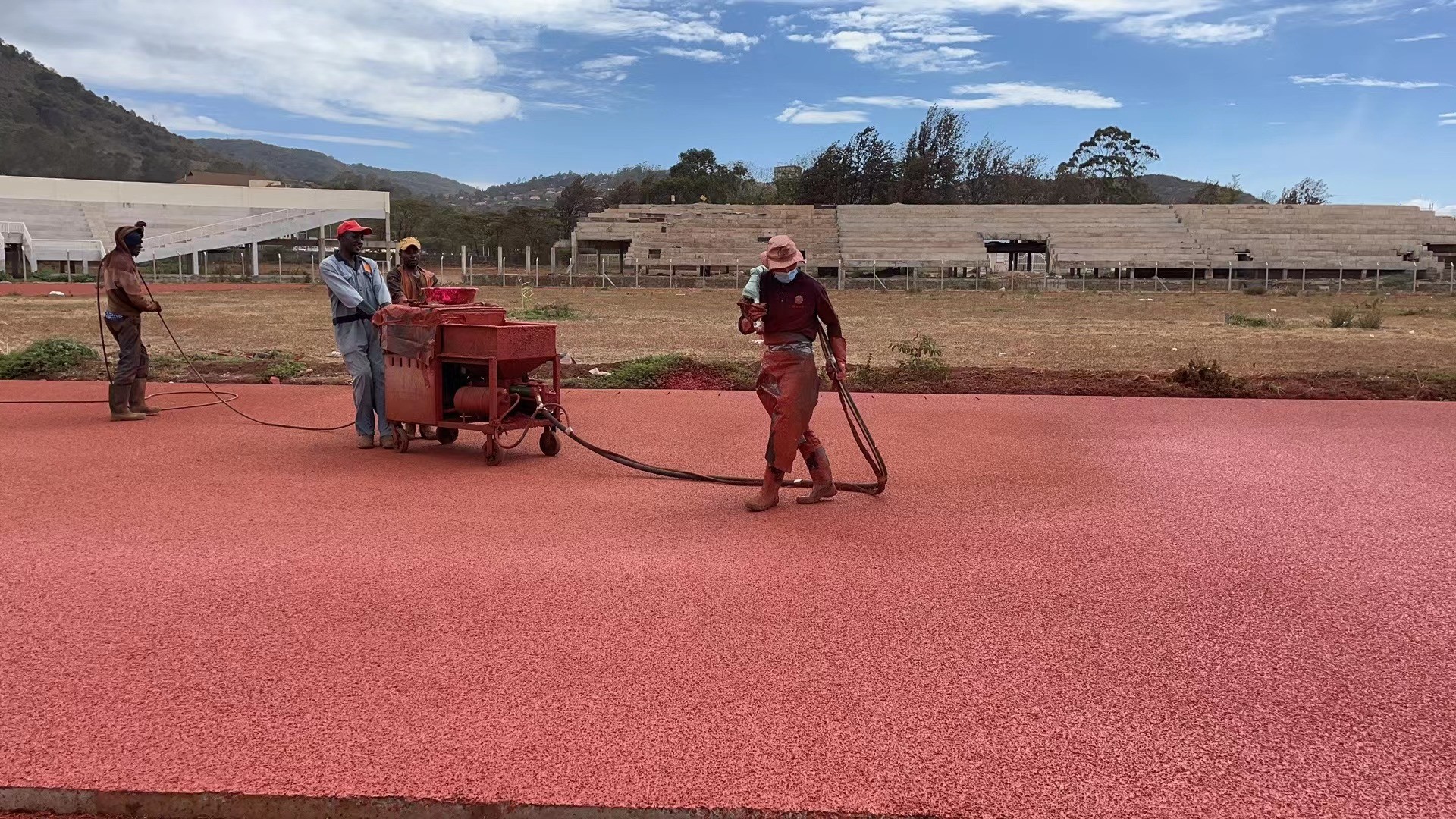 Sandwich System Tartan Running Track With Installation Red Playground