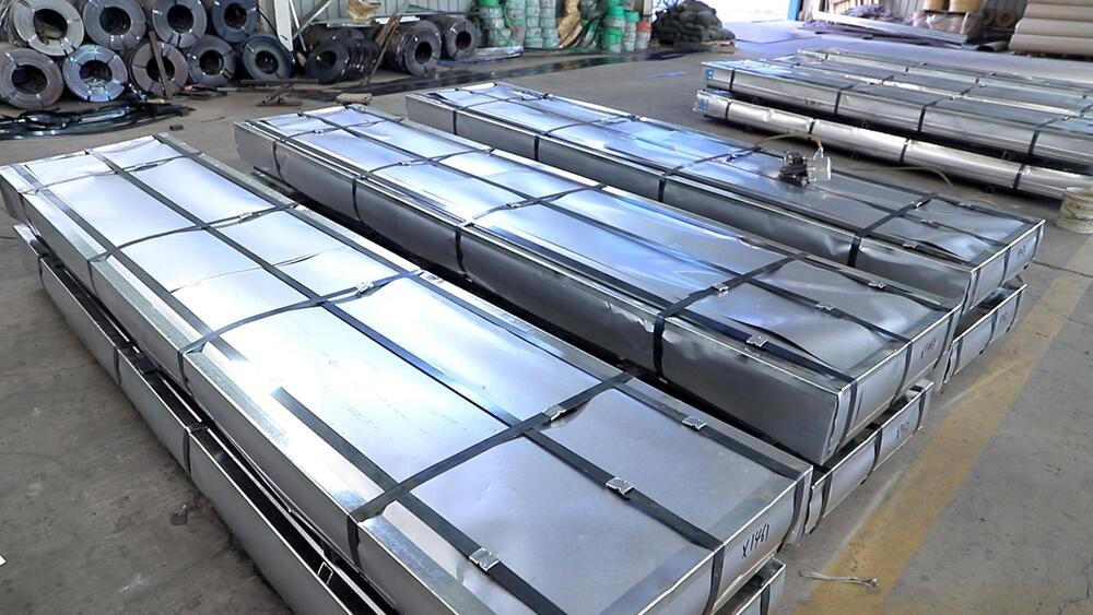 Width 762-1250mm Galvanized Roofing Sheet For Building Construction
