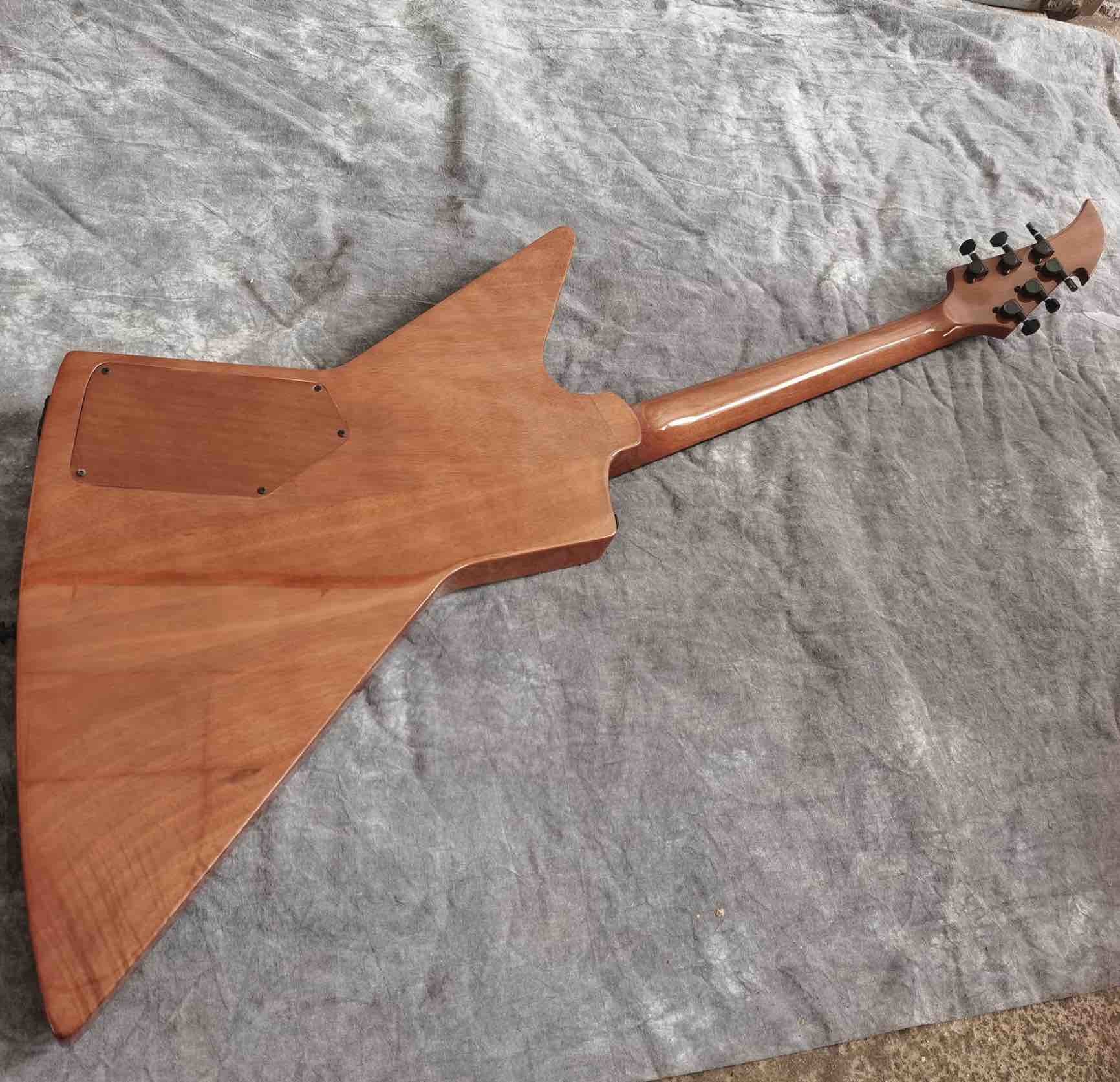 Rosewood Fingerboard Sun Inlays Fingerboard Electric Guitar in Brown with Black Hardware