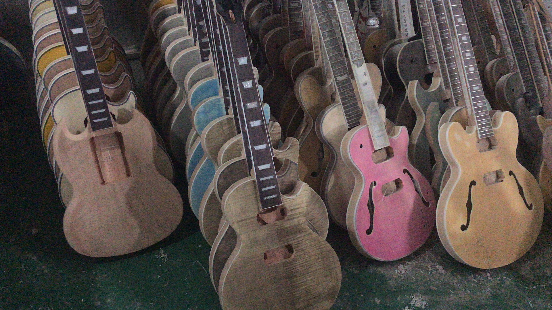 High quality shaped electric guitar purple paint circle black veneer rosewood fingerboard FREE shipping costs