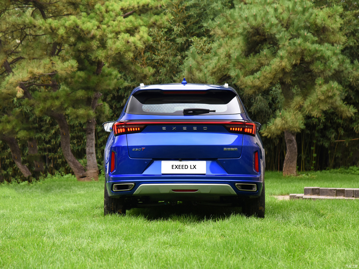 EXEED LX 2023 's Top-Selling 2.0T DCT0KM Gasoline SUV with Electric Rear Window and Fabric Seats
