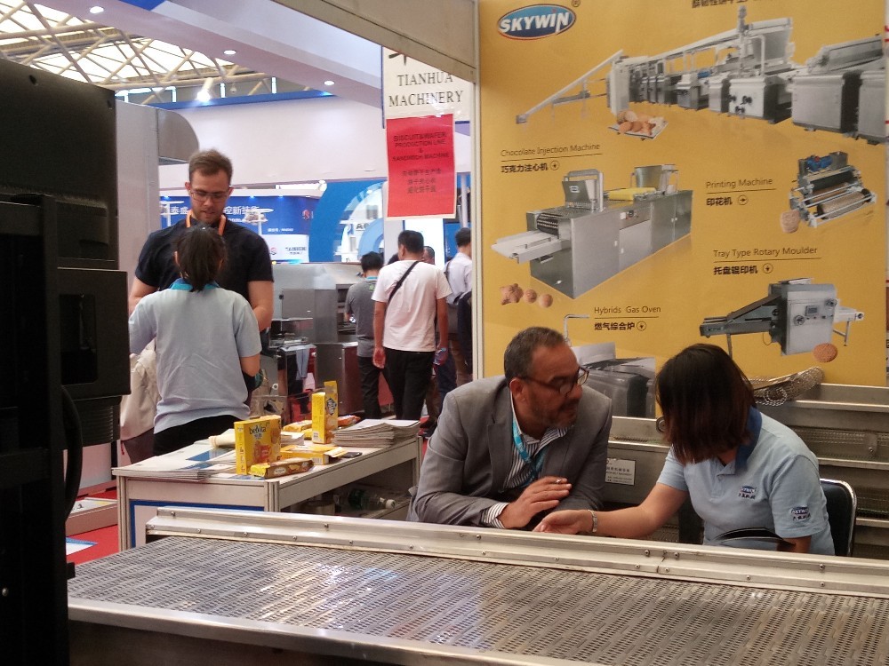 CE ISO Certified Biscuit Bakery Equipment Rotary Baking Oven low consumption