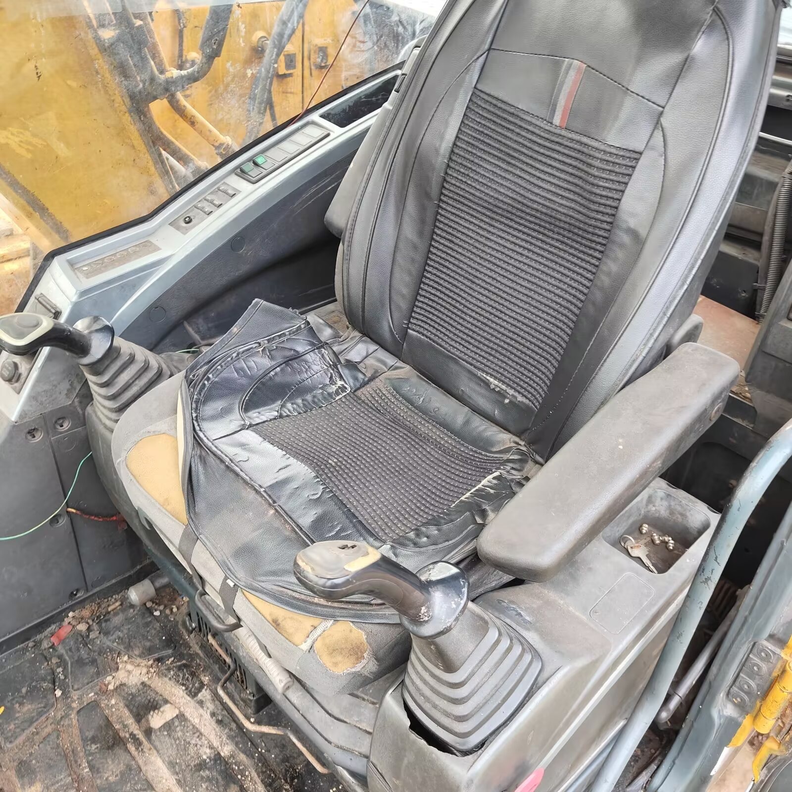 2014 Hyundai R150LC-7 Hydraulic Crawler Excavator 14 Ton Class